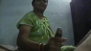 Abscond Slimy Handjob Indian Desi aunty grow chap